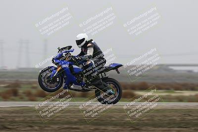 media/Nov-29-2025-TrackDaz (Sat) [[10ae2d9bce]]/B Group/Session 4 (Wheelie Bump)/